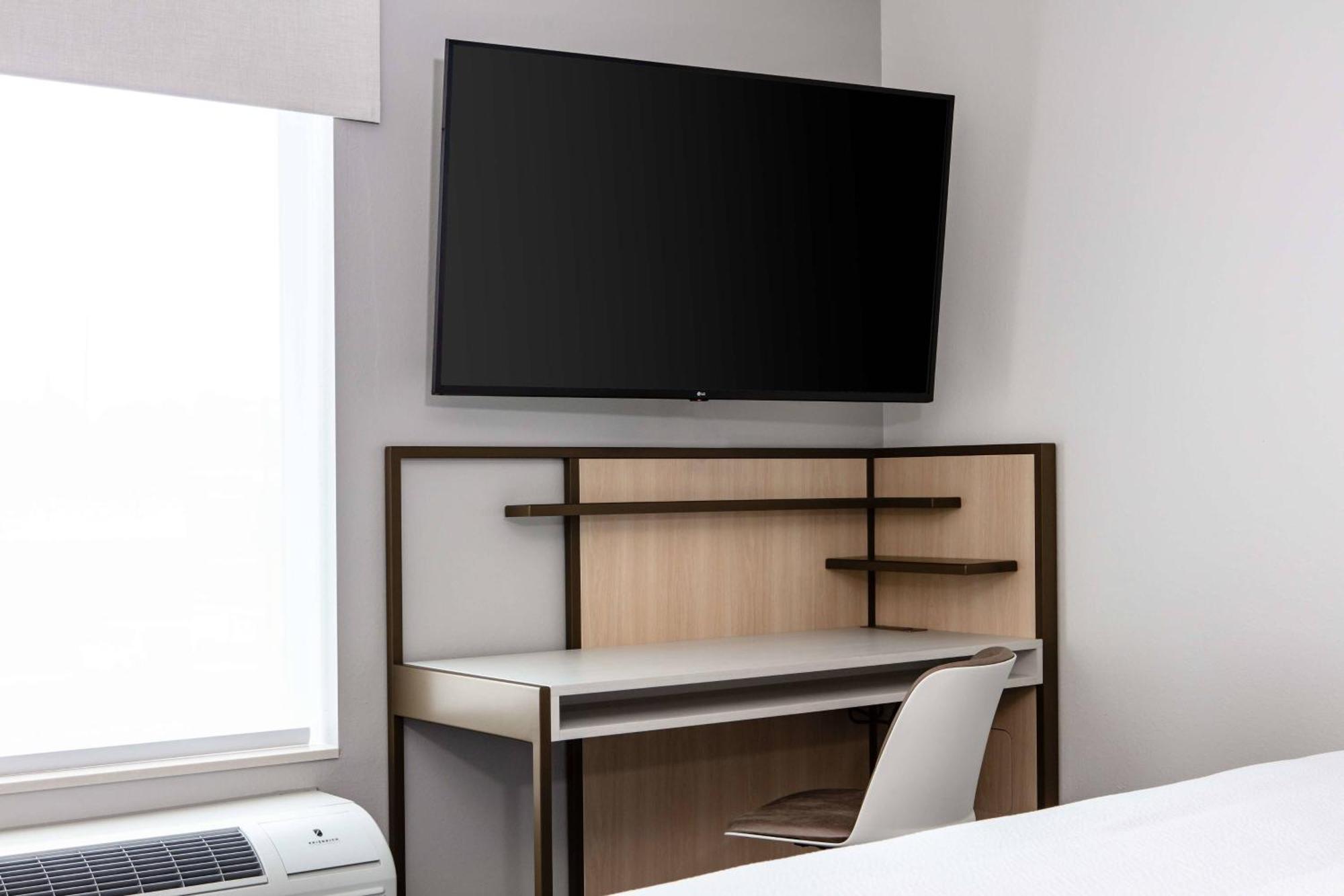 Towneplace Suites By Marriott Milwaukee West Bend Zewnętrze zdjęcie