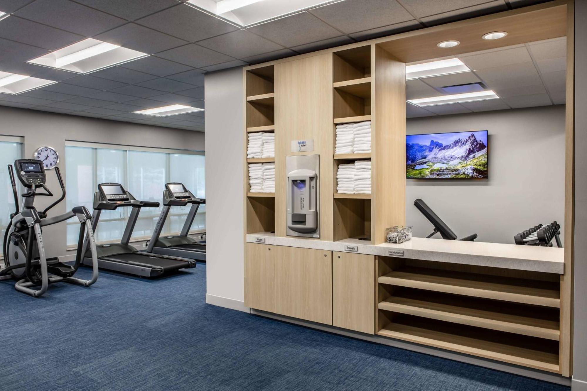 Towneplace Suites By Marriott Milwaukee West Bend Zewnętrze zdjęcie