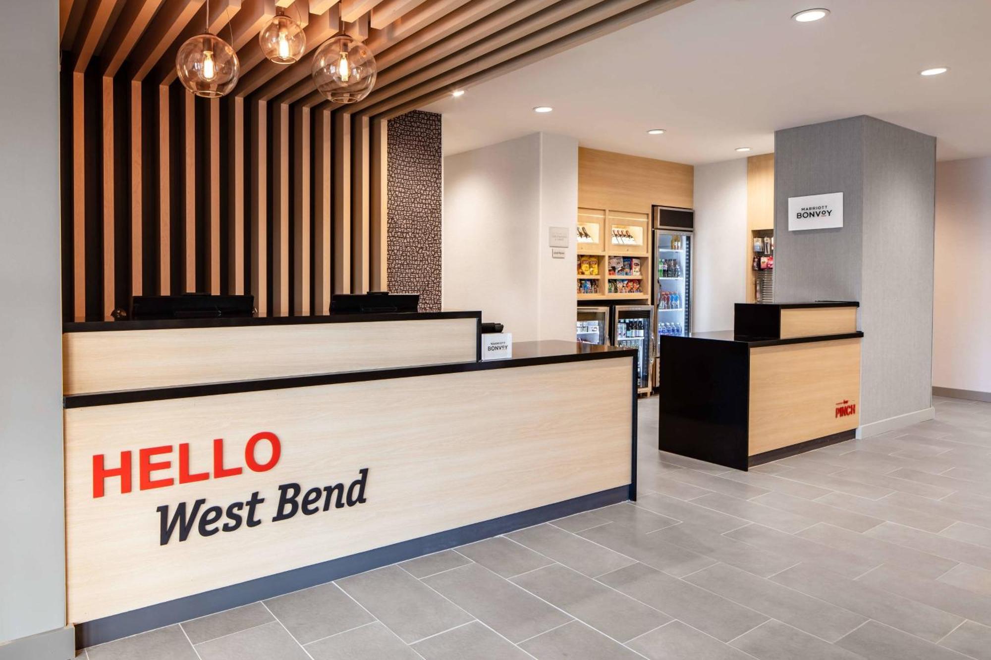 Towneplace Suites By Marriott Milwaukee West Bend Zewnętrze zdjęcie
